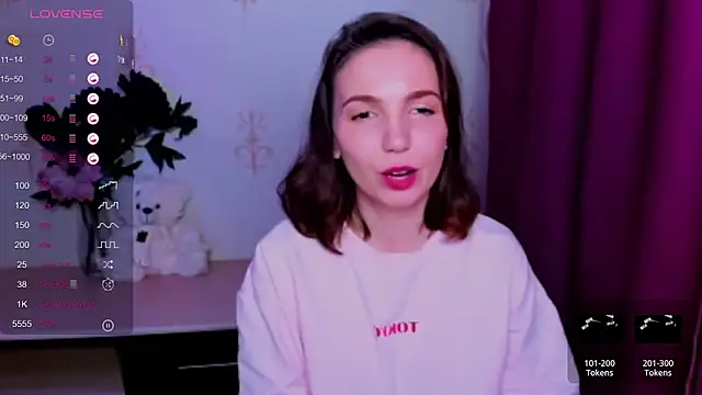 KindHazelHere_ webcam