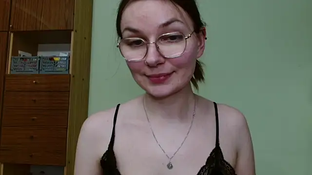 LooveELLYx webcam