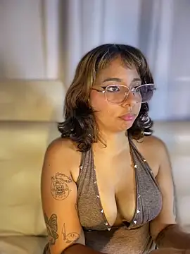 LeylaKnox webcam