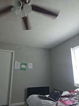 oliviaprettypussy webcam