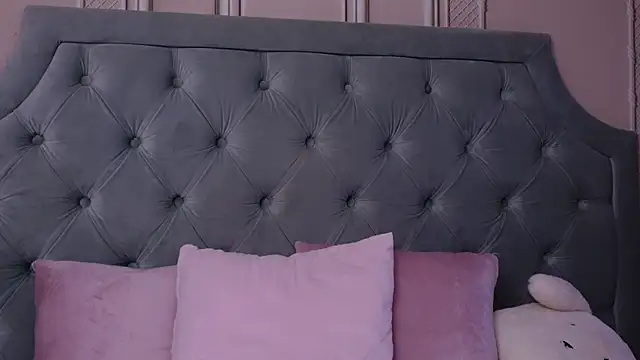 LucyAddison webcam