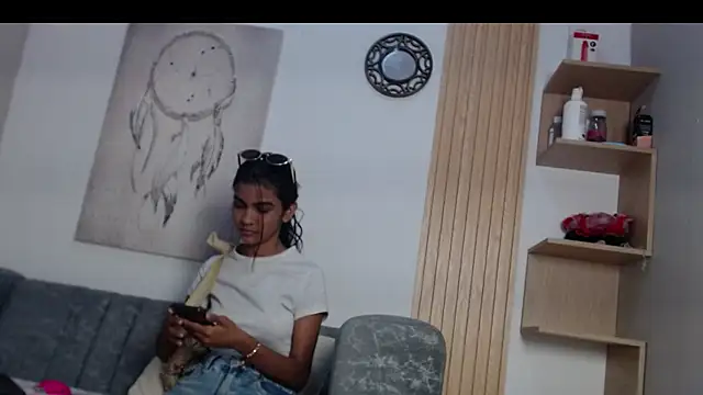 queen_adhara webcam