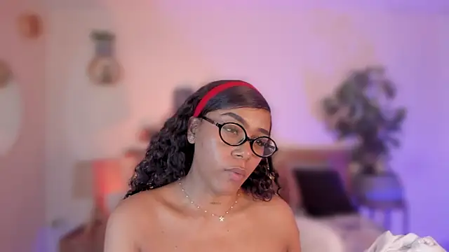 YariRose webcam