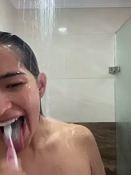 Mau_White webcam