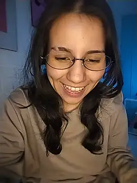 HollyPeach webcam
