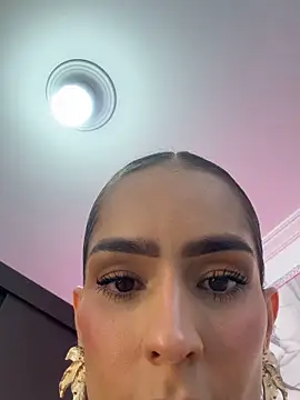 Mau_White webcam