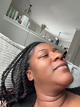 GirthGoddessCoco webcam