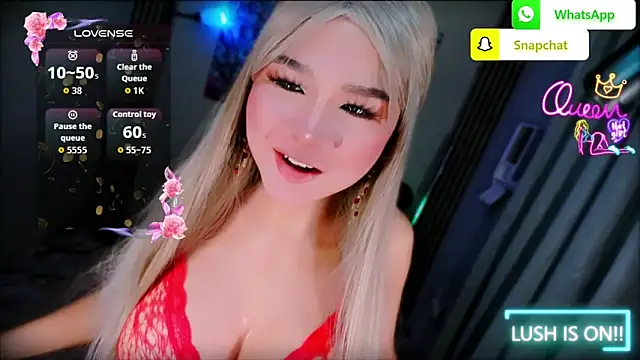 xBigSurpriseLorainex webcam