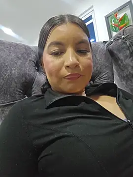 Pretty_Julieta webcam