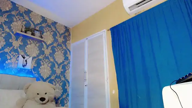 nicoledollts live cam