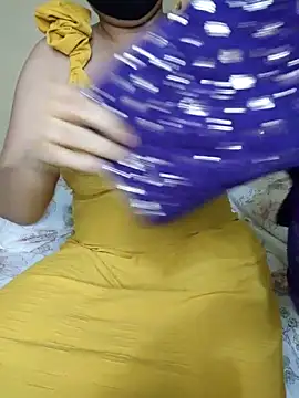 Sravvi499 webcam