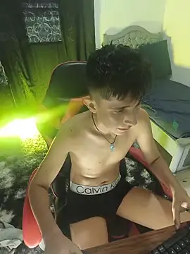 gomitaboy1 live cam