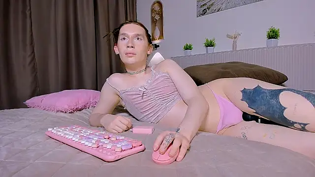 Mikaella_Nicole live cam