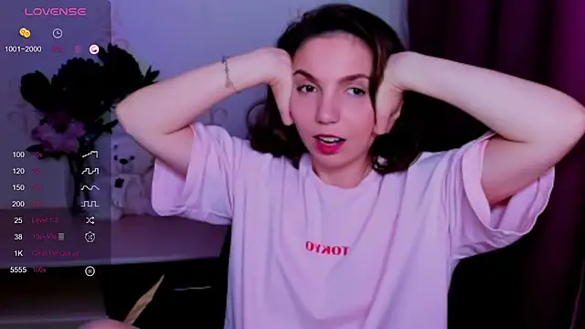 KindHazelHere_ webcam