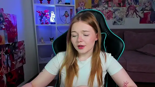 ElinaVale webcam