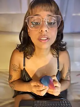 LeylaKnox webcam