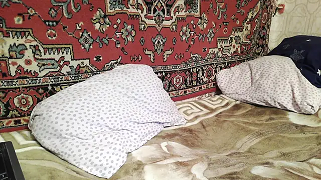 Zulfiya_Bruce webcam