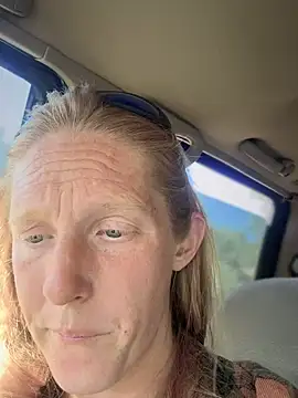 GoldenFlameGoddess webcam