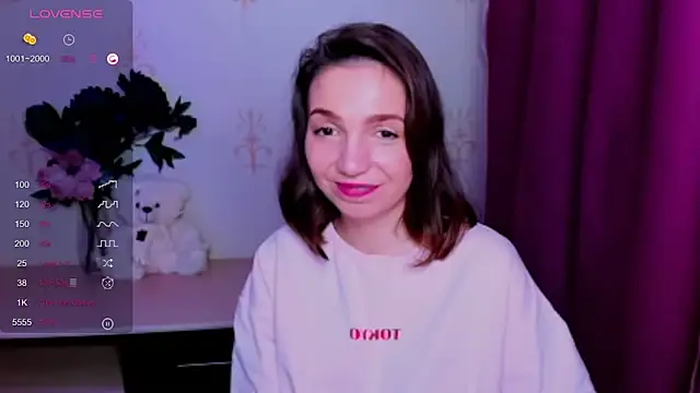 KindHazelHere_ webcam