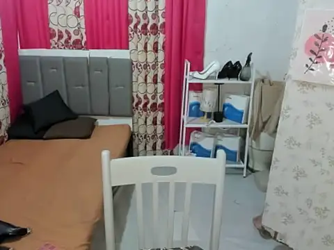 Hugecummerakira webcam