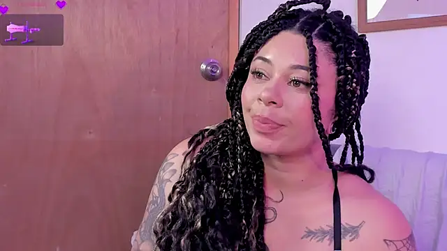 LilyRobertts webcam