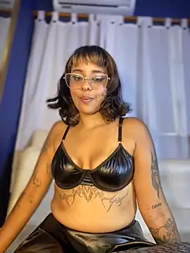 LeylaKnox webcam