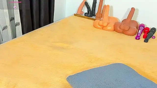 CREAMY_BUBBLEGUM webcam