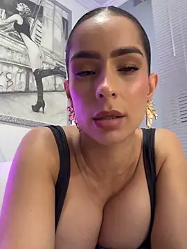 Mau_White webcam