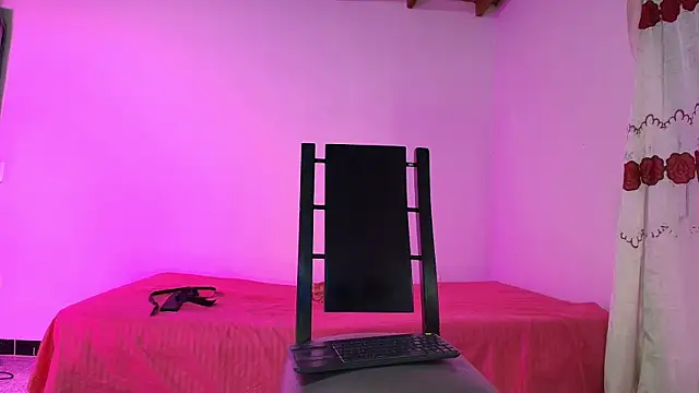 Nikki__uwu webcam