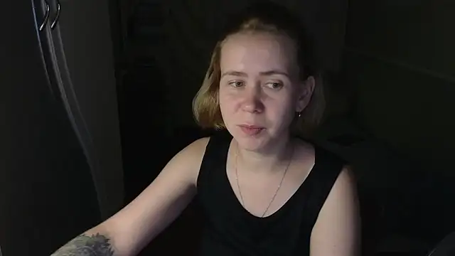 Riley_Roo webcam