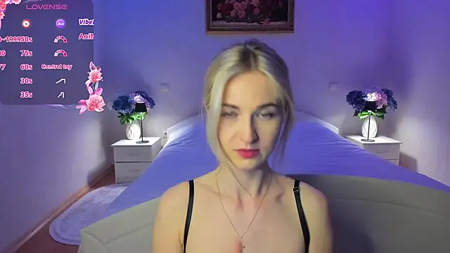 Julie_Blaze webcam