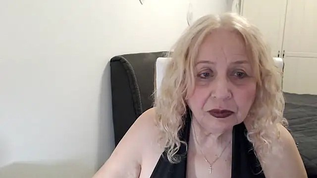 SusiLifeXXX webcam