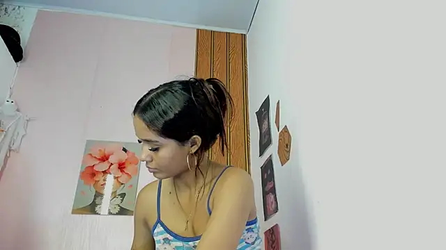 marianamanzur (F young) - bottle in ass