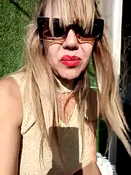 Ofeliafoxx webcam