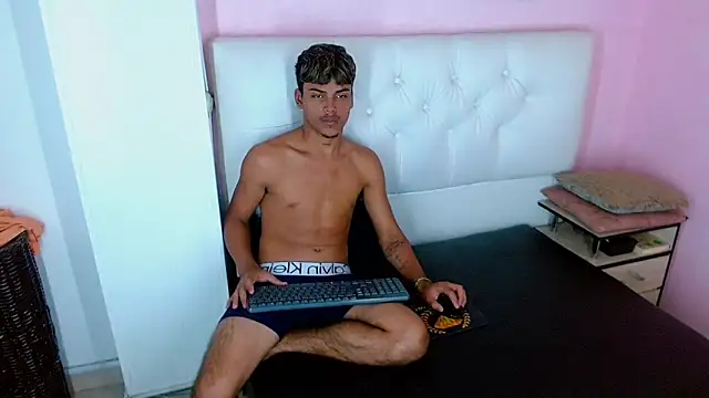 angel_foxc13 - Angel_foxc13's free webcam - UK Sex Cams