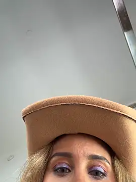 Caseykissesxoxo webcam