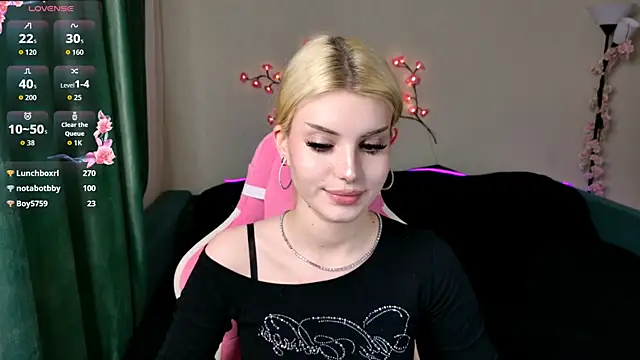 scarletbackwood webcam