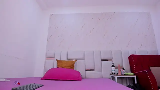 sara_sm1th_ webcam