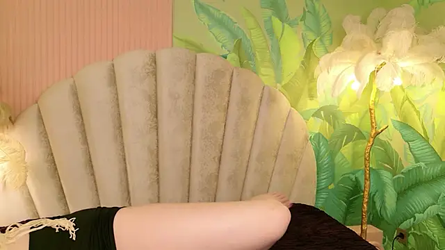 Watch Evie_Berret live on EroticFlix - High definition streams