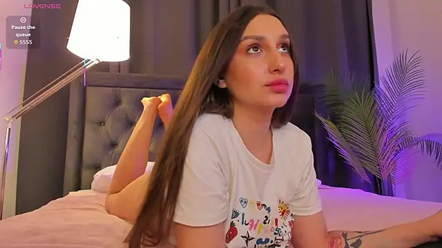 celine_coello (F young) - show body