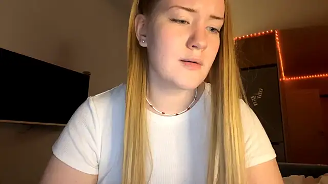 lisi_kiss_ - Lisi_Kiss_'s free webcam - UK Sex Cams