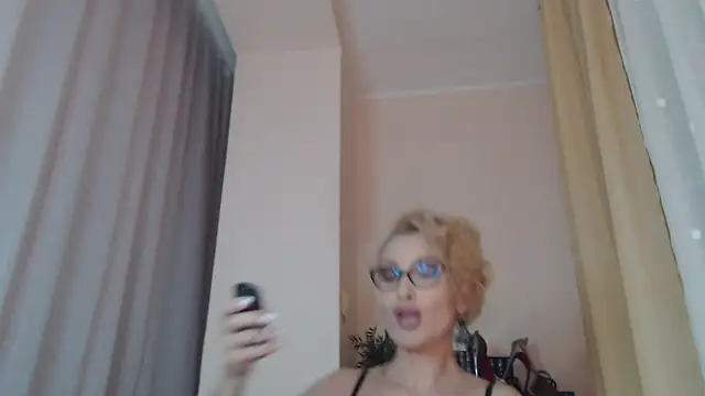 JADAPink___ webcam