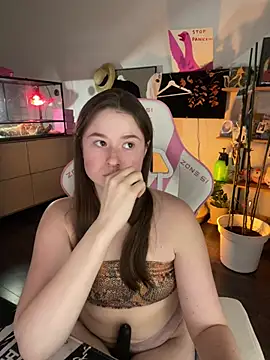 Watch sweetest_pie live on EroticFlix - High definition streams