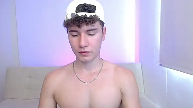 adrian_morelly webcam