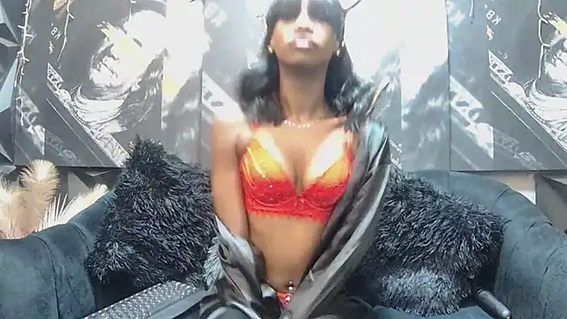 Lilmisbaddyxxx webcam