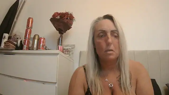 theblondecocklover webcam
