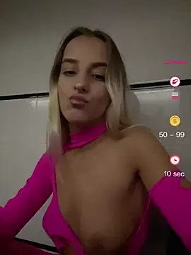 RahellaBlonde1 webcam