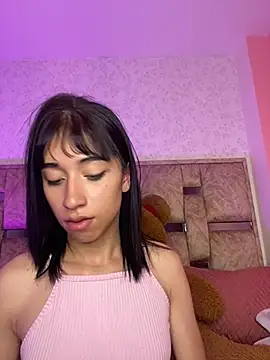 Alahia_pink_ webcam