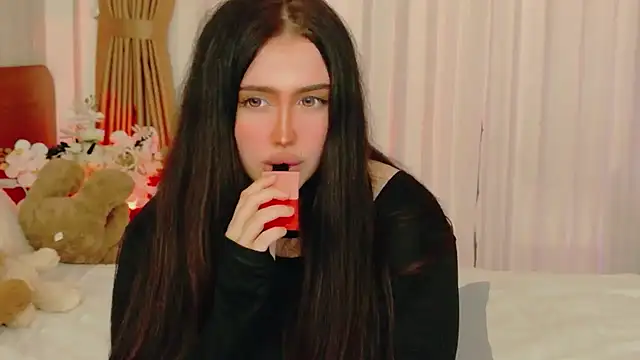 UR_MADDY_ONLINE webcam
