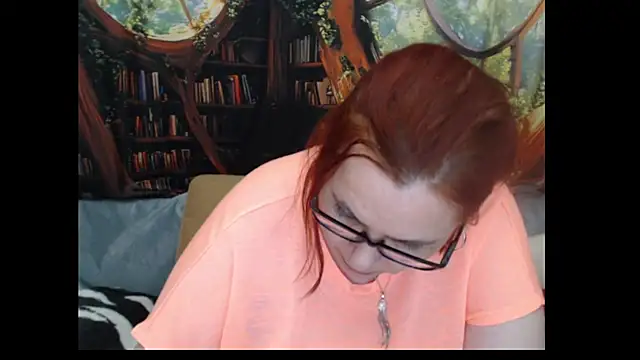 PlayfullMature webcam